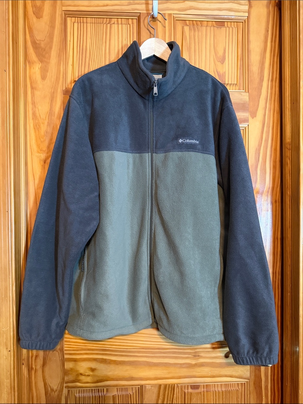 Columbia Two-Tone Full-Zip Fleece Jacket in Black & Olive